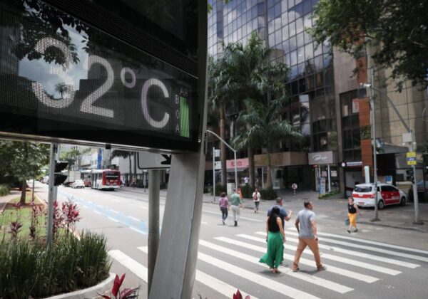 Ondas de calor podem favorecer sangramentos no nariz; veja cuidados